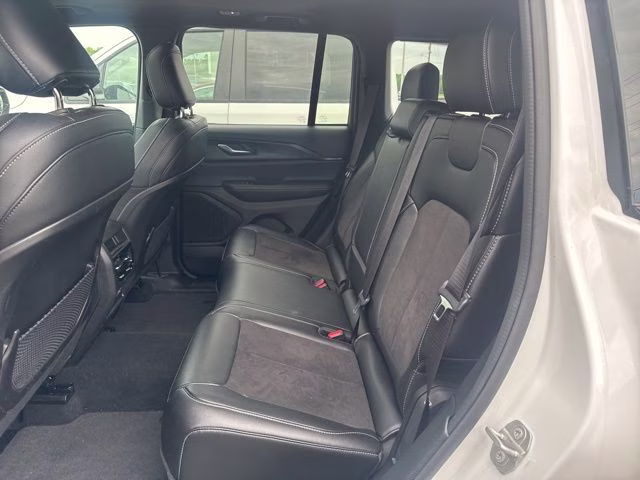 2024 Bright White Clearcoat Jeep Grand Cherokee Altitude X 4X4 SUV