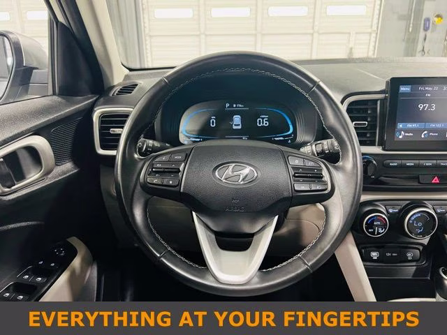 2025 Shimmering Silver Hyundai Venue SEL FWD SUV