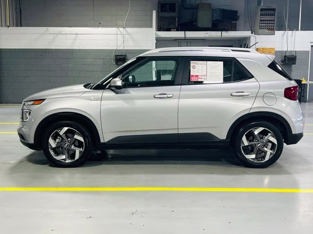 2025 Shimmering Silver Hyundai Venue SEL FWD SUV