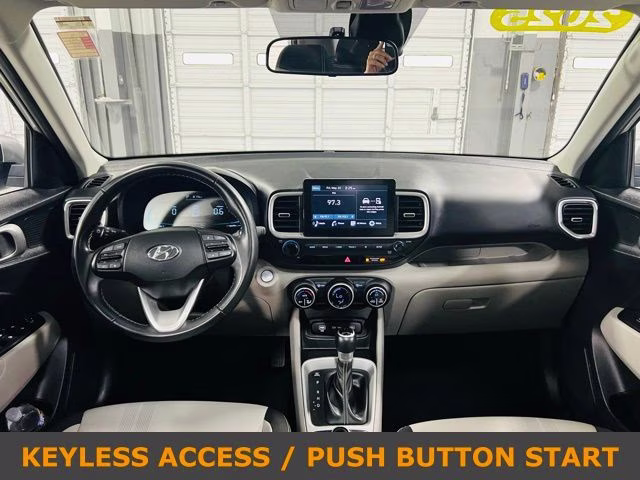 2025 Shimmering Silver Hyundai Venue SEL FWD SUV