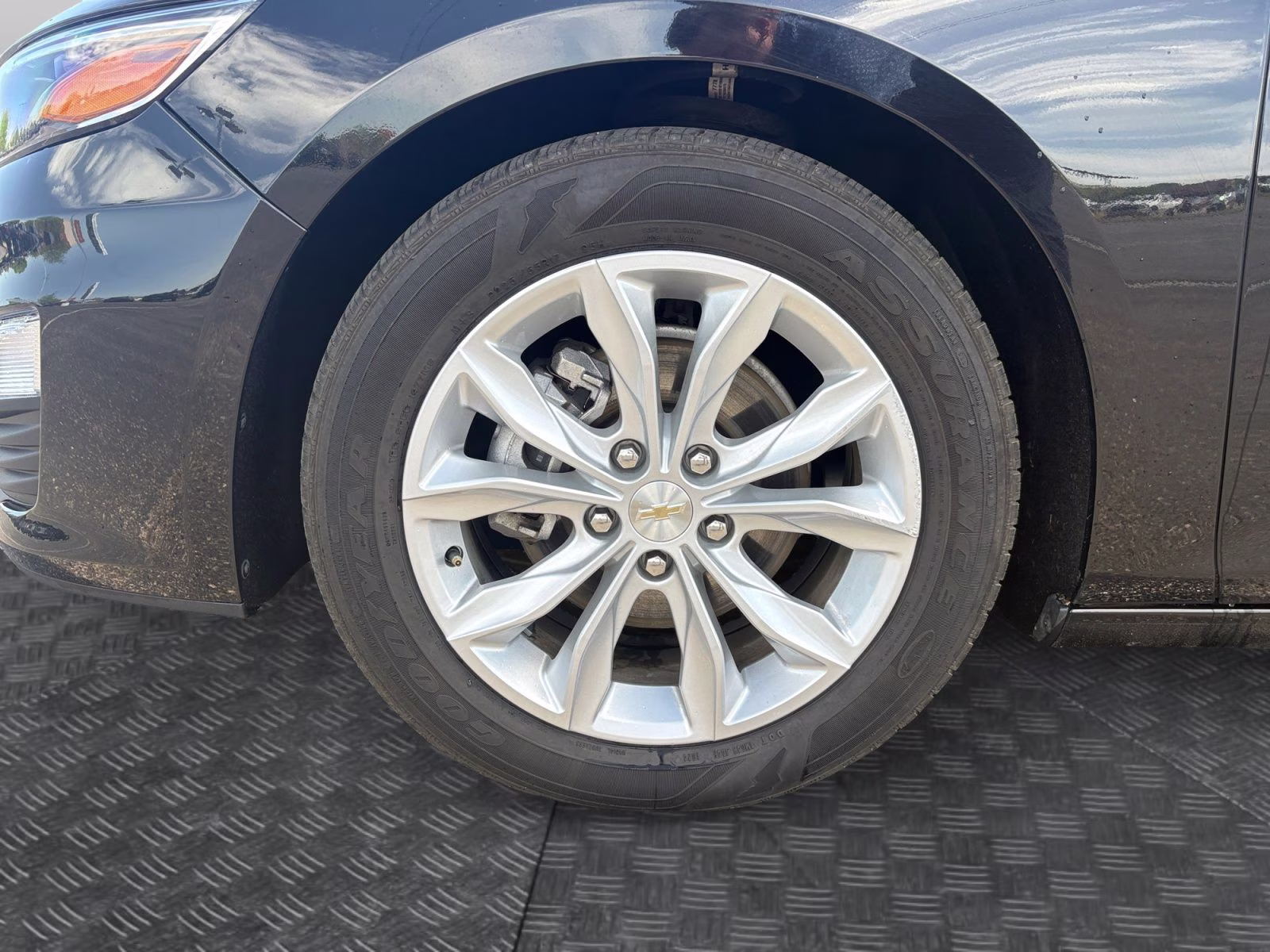 2024 Mosaic Black Metallic Chevrolet Malibu LT FWD Sedan
