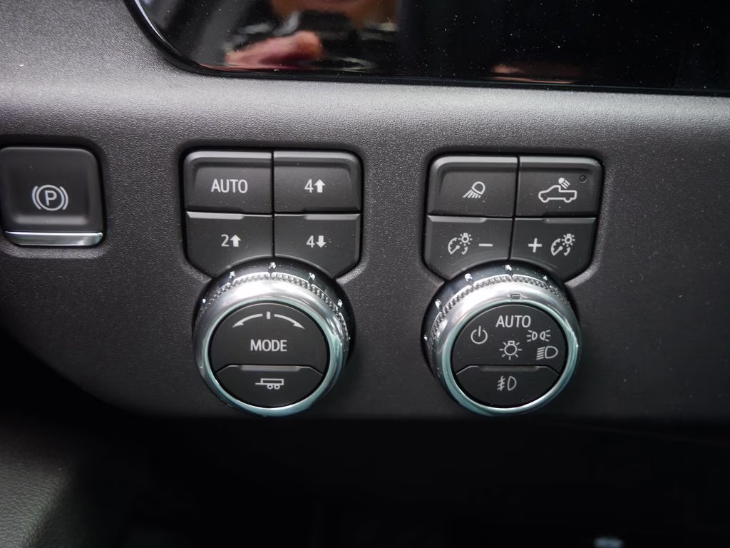 2026 Glacier White Tricoat GMC Sierra 1500 SLT 4X4 Truck