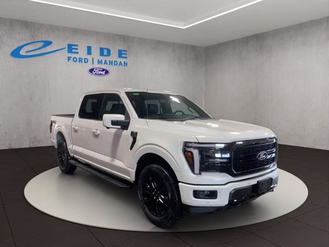 2026 Star White Metallic Tri-Coat Ford F-150 Lariat Black Appearance 4X4 Truck