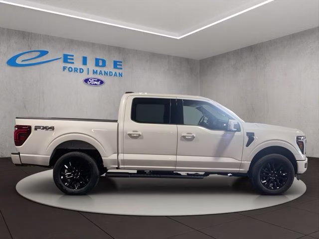 2026 Star White Metallic Tri-Coat Ford F-150 Lariat Black Appearance 4X4 Truck