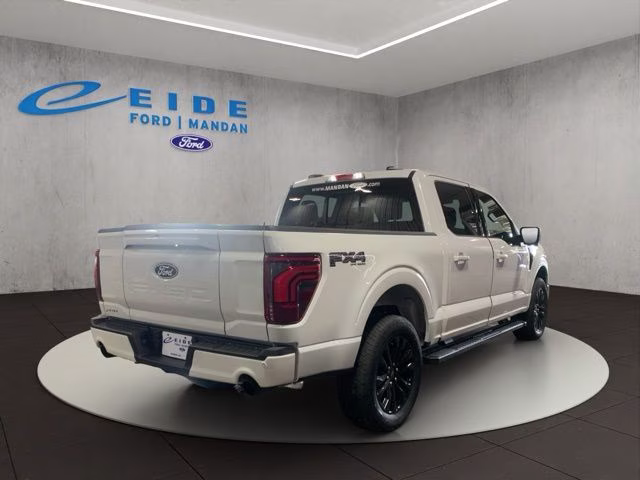 2026 Star White Metallic Tri-Coat Ford F-150 Lariat Black Appearance 4X4 Truck