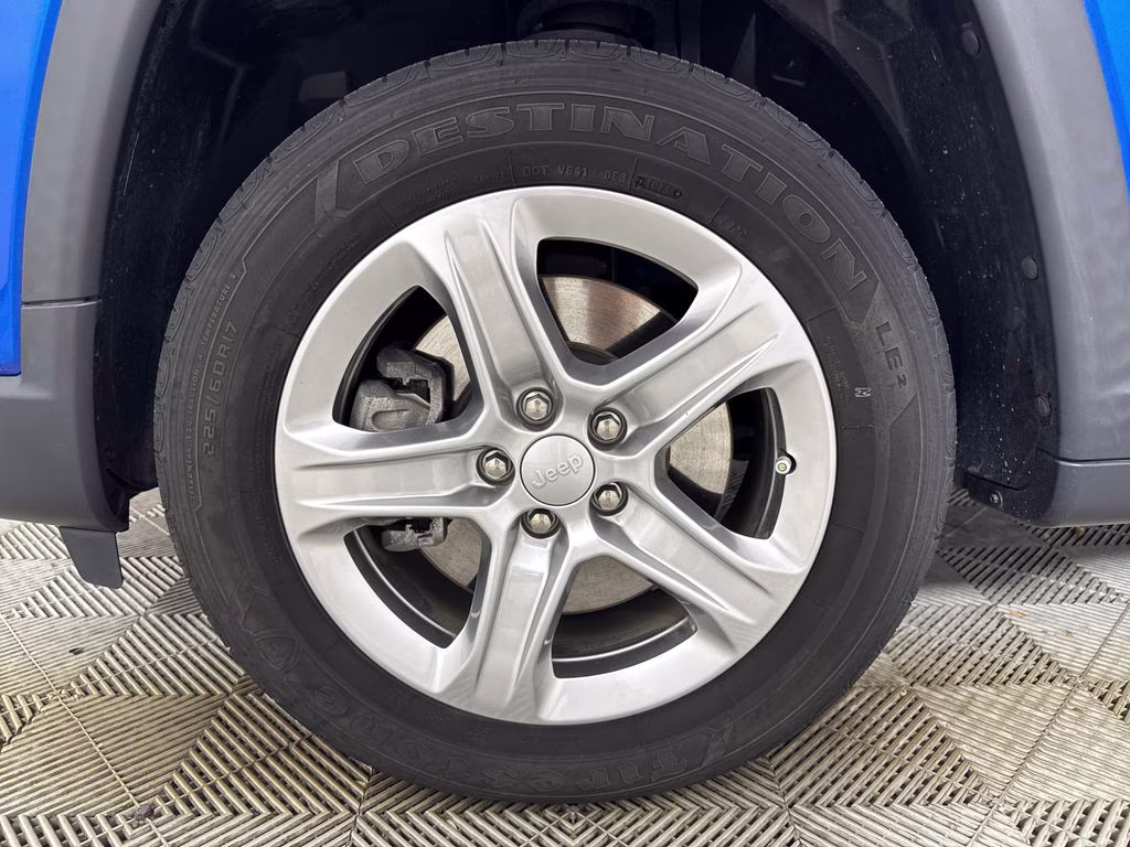 2023 Laser Blue Pearlcoat Jeep Compass Latitude 4X4 SUV
