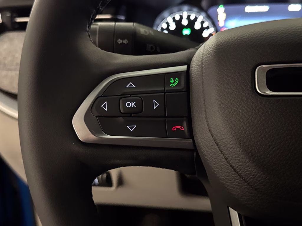2023 Laser Blue Pearlcoat Jeep Compass Latitude 4X4 SUV