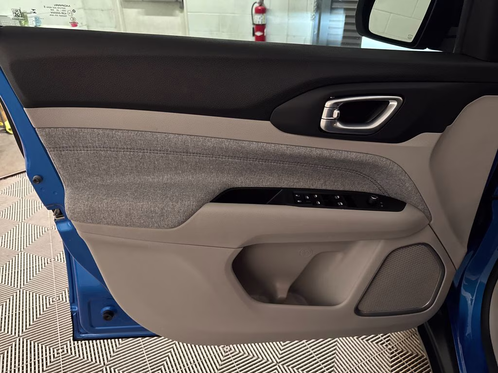 2023 Laser Blue Pearlcoat Jeep Compass Latitude 4X4 SUV