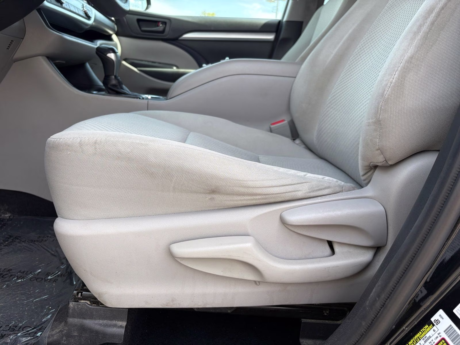 2019 Midnight Black Metallic Toyota Highlander Hybrid LE AWD SUV