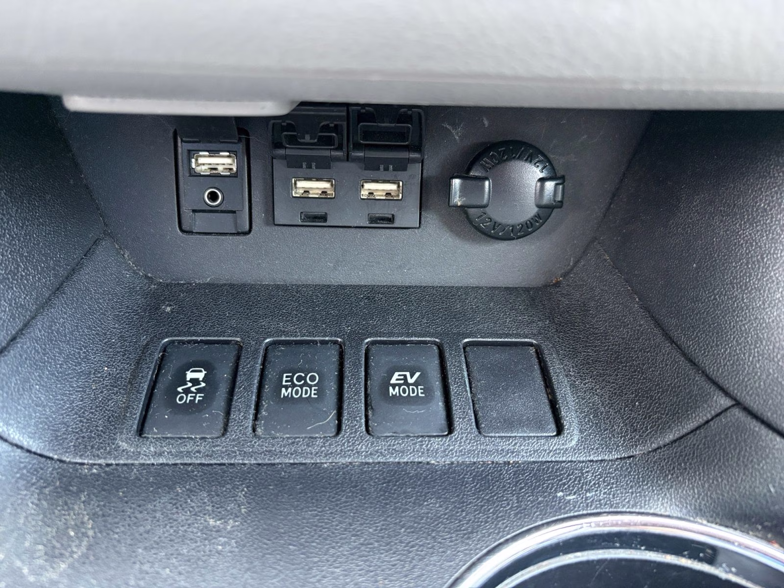 2019 Midnight Black Metallic Toyota Highlander Hybrid LE AWD SUV