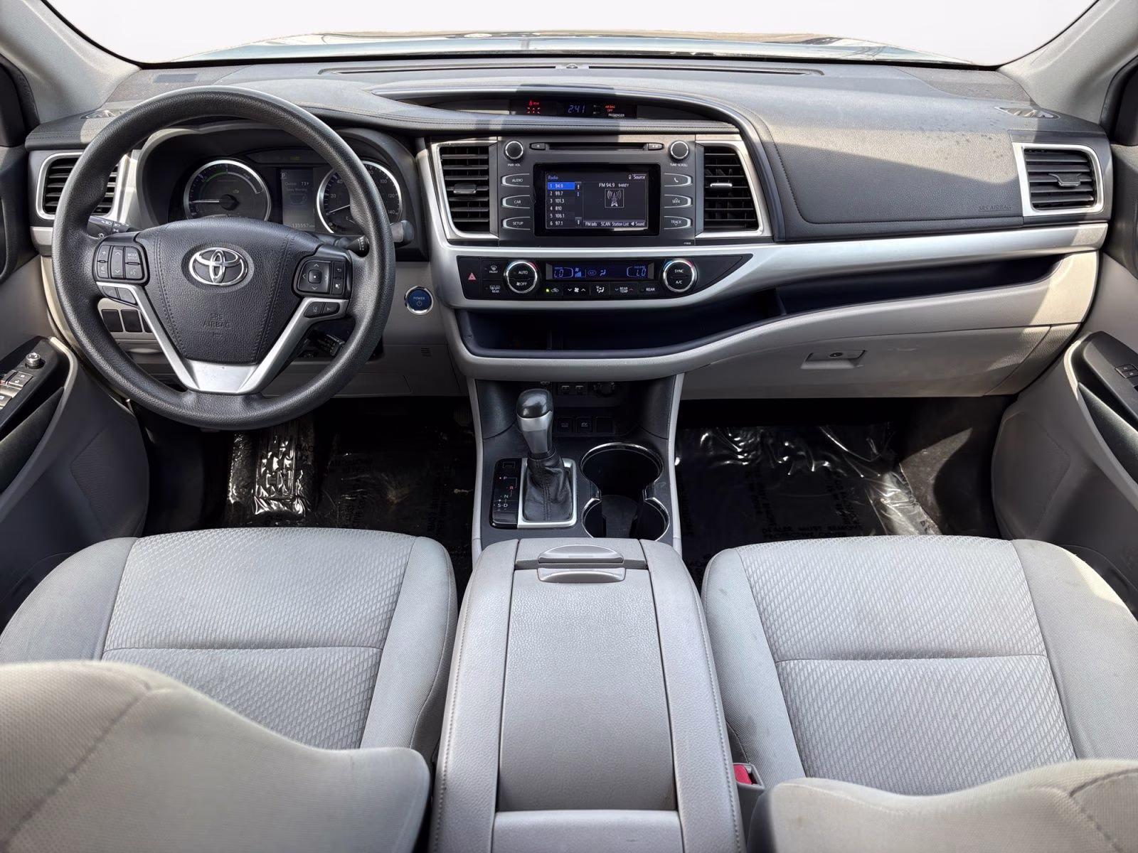 2019 Midnight Black Metallic Toyota Highlander Hybrid LE AWD SUV