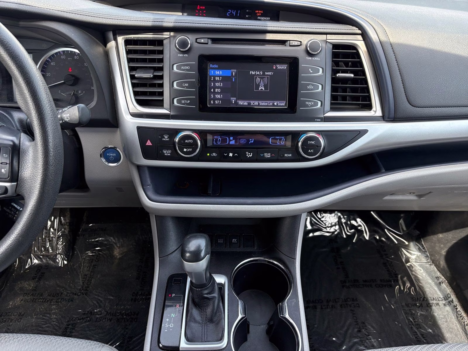 2019 Midnight Black Metallic Toyota Highlander Hybrid LE AWD SUV