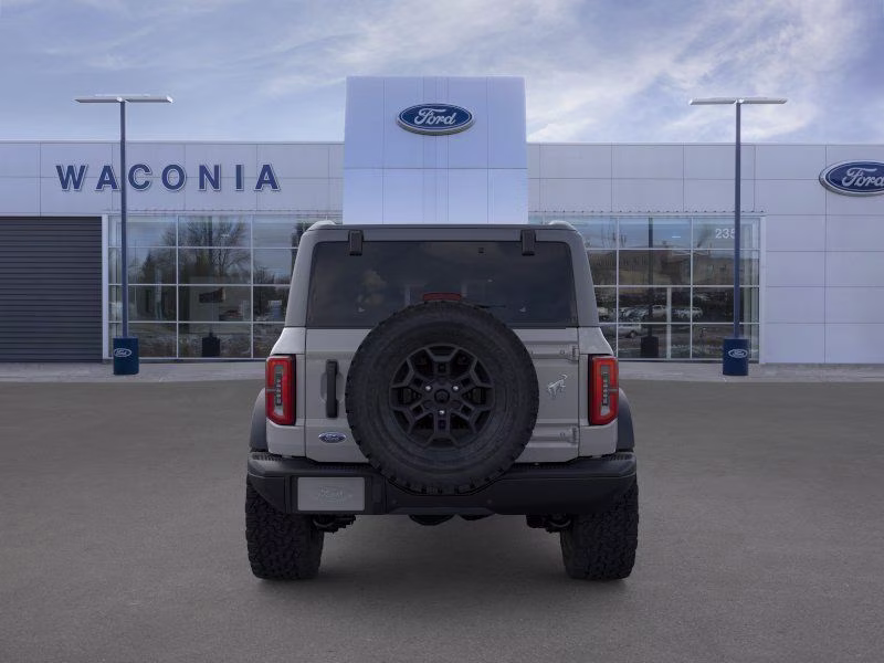 2026 Avalanche Gray Ford Bronco Badlands 4X4 SUV