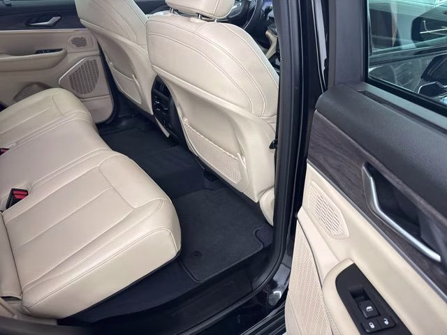 2022 Diamond Black Crystal Pearlcoat Jeep Grand Cherokee 4xe 4X4 SUV