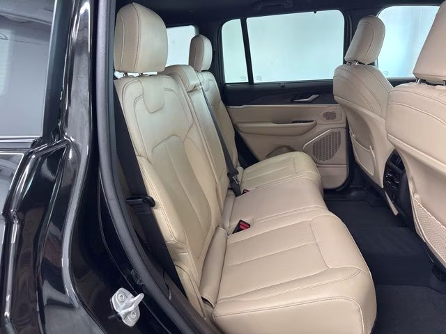 2022 Diamond Black Crystal Pearlcoat Jeep Grand Cherokee 4xe 4X4 SUV