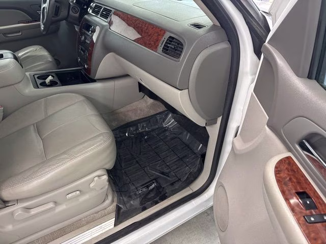 2008 Summit White Chevrolet Suburban 1500 LT 4X4 SUV