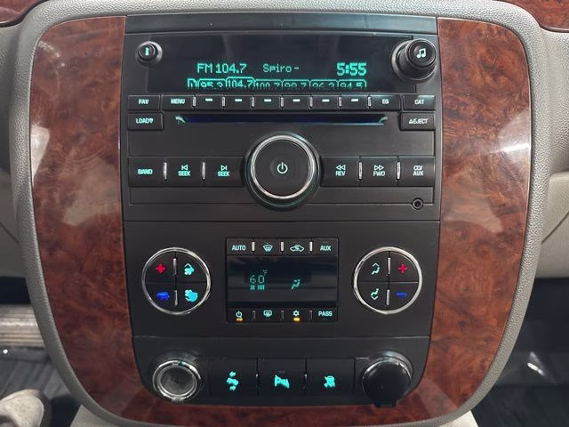 2008 Summit White Chevrolet Suburban 1500 LT 4X4 SUV