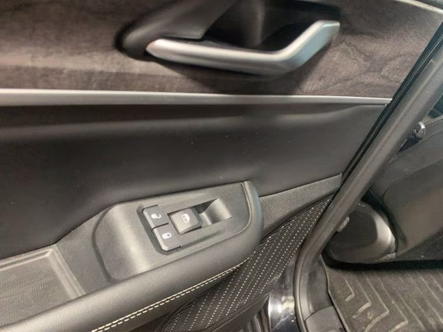 2023 Diamond Black Crystal Pearlcoat Jeep Grand Cherokee Limited 4X4 SUV