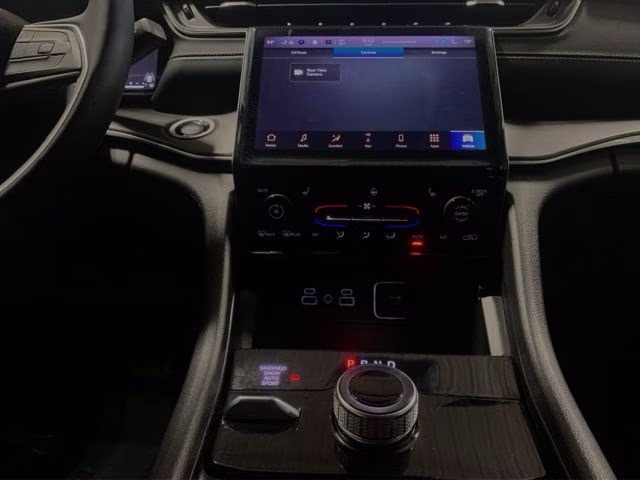 2023 Diamond Black Crystal Pearlcoat Jeep Grand Cherokee Limited 4X4 SUV
