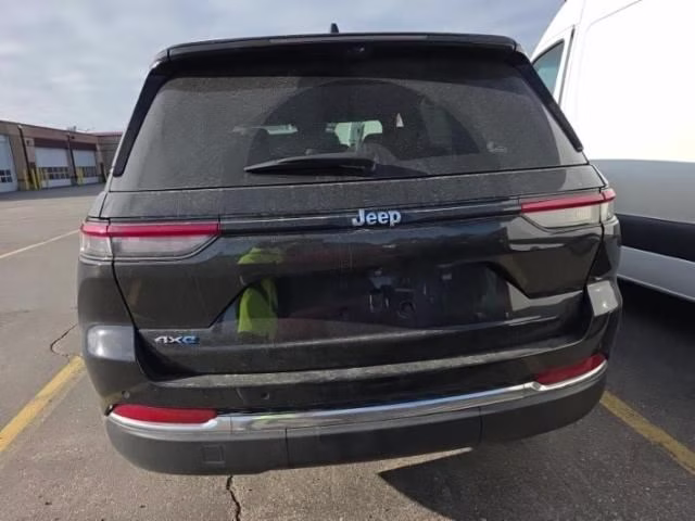 2022 Diamond Black Crystal Pearlcoat Jeep Grand Cherokee 4xe 4X4 SUV