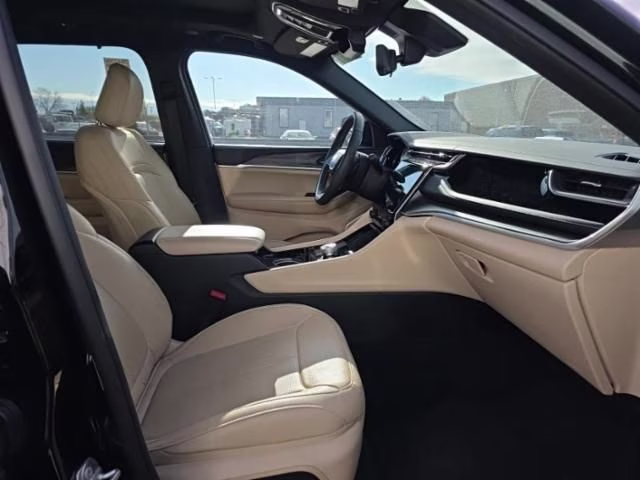 2022 Diamond Black Crystal Pearlcoat Jeep Grand Cherokee 4xe 4X4 SUV
