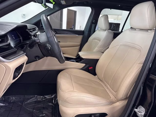 2022 Diamond Black Crystal Pearlcoat Jeep Grand Cherokee 4xe 4X4 SUV