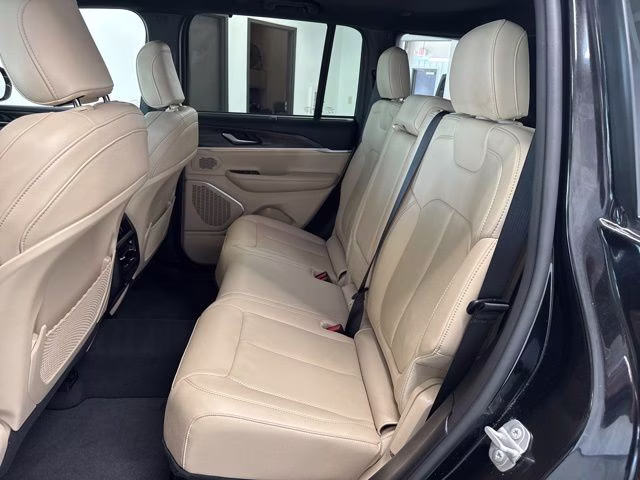 2022 Diamond Black Crystal Pearlcoat Jeep Grand Cherokee 4xe 4X4 SUV