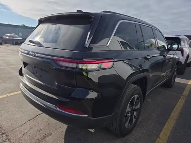 2022 Diamond Black Crystal Pearlcoat Jeep Grand Cherokee 4xe 4X4 SUV