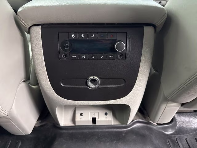 2008 Summit White Chevrolet Suburban 1500 LT 4X4 SUV
