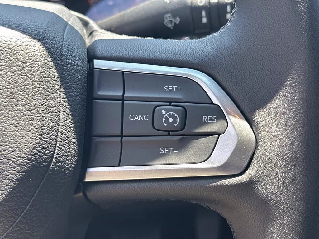 2026 Silver Zynith Metallic Clearcoat Jeep Compass Latitude 4X4 SUV