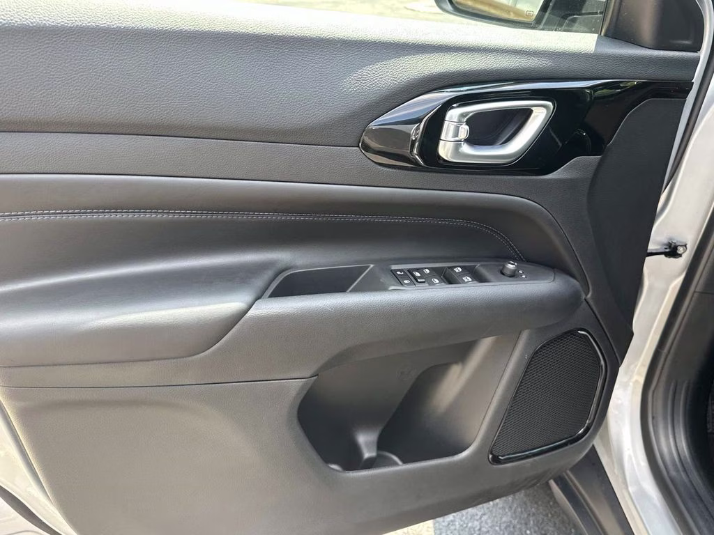 2026 Silver Zynith Metallic Clearcoat Jeep Compass Latitude 4X4 SUV