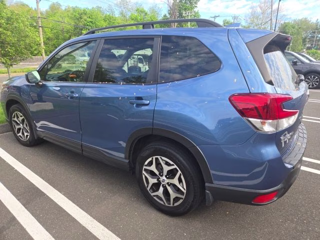 2019 Horizon Blue Pearl Subaru Forester Premium AWD SUV