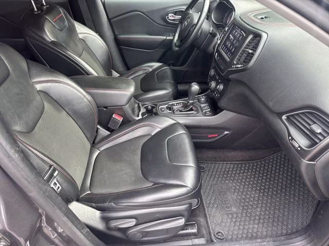 2019 Granite Crystal Metallic Clearcoat Jeep Cherokee 4X4 SUV
