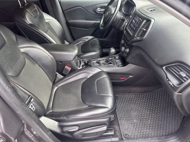2019 Granite Crystal Metallic Clearcoat Jeep Cherokee 4X4 SUV