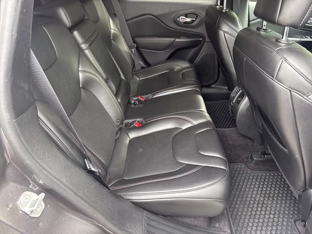 2019 Granite Crystal Metallic Clearcoat Jeep Cherokee 4X4 SUV
