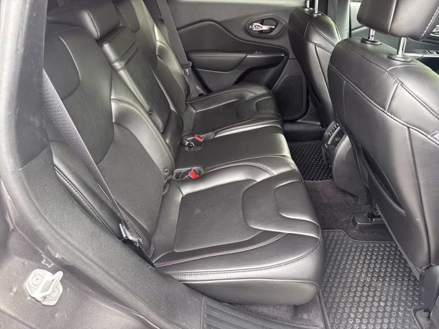 2019 Granite Crystal Metallic Clearcoat Jeep Cherokee 4X4 SUV