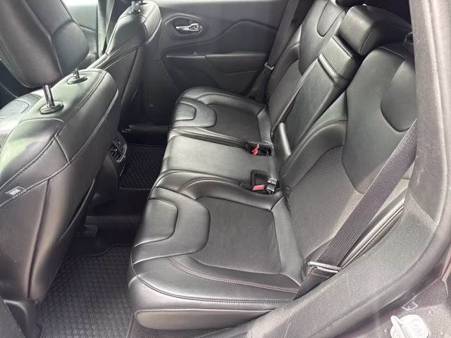 2019 Granite Crystal Metallic Clearcoat Jeep Cherokee 4X4 SUV