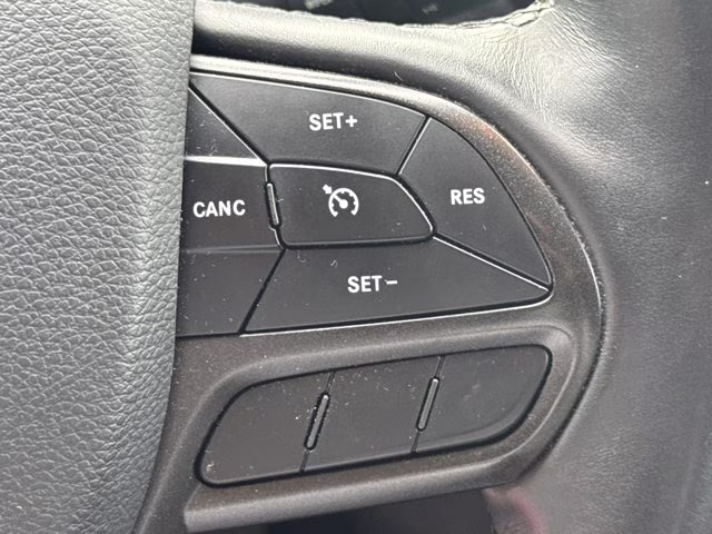 2019 Granite Crystal Metallic Clearcoat Jeep Cherokee 4X4 SUV