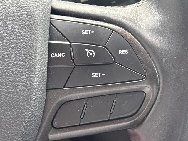2019 Granite Crystal Metallic Clearcoat Jeep Cherokee 4X4 SUV