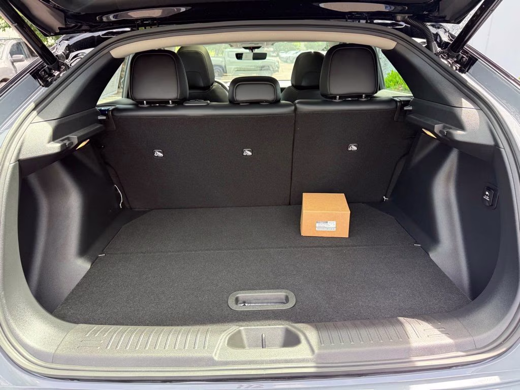 2026 Boulder Gray Pearl/Black Nissan LEAF PLATINUM+ FWD SUV