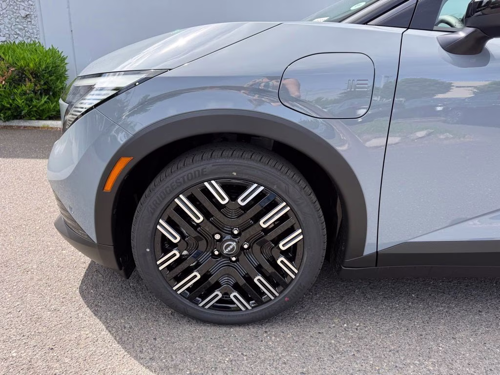 2026 Boulder Gray Pearl/Black Nissan LEAF PLATINUM+ FWD SUV