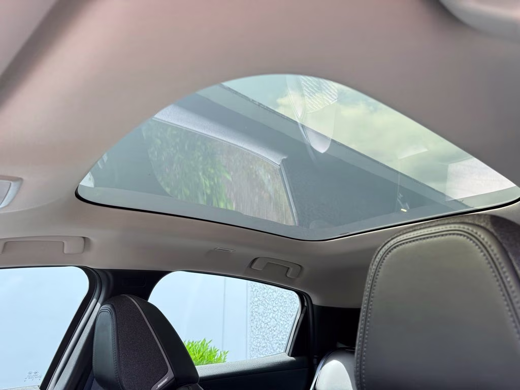 2026 Boulder Gray Pearl/Black Nissan LEAF PLATINUM+ FWD SUV