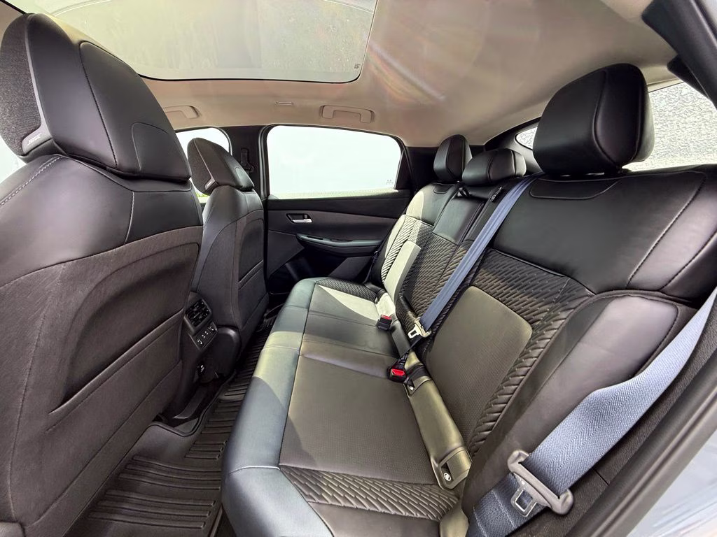 2026 Boulder Gray Pearl/Black Nissan LEAF PLATINUM+ FWD SUV