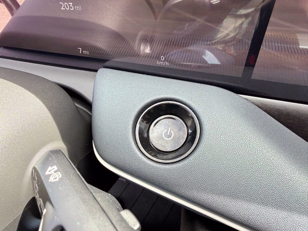 2026 Boulder Gray Pearl/Black Nissan LEAF PLATINUM+ FWD SUV
