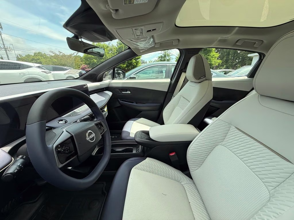 2026 Boulder Gray Pearl/Black Nissan LEAF PLATINUM+ FWD SUV