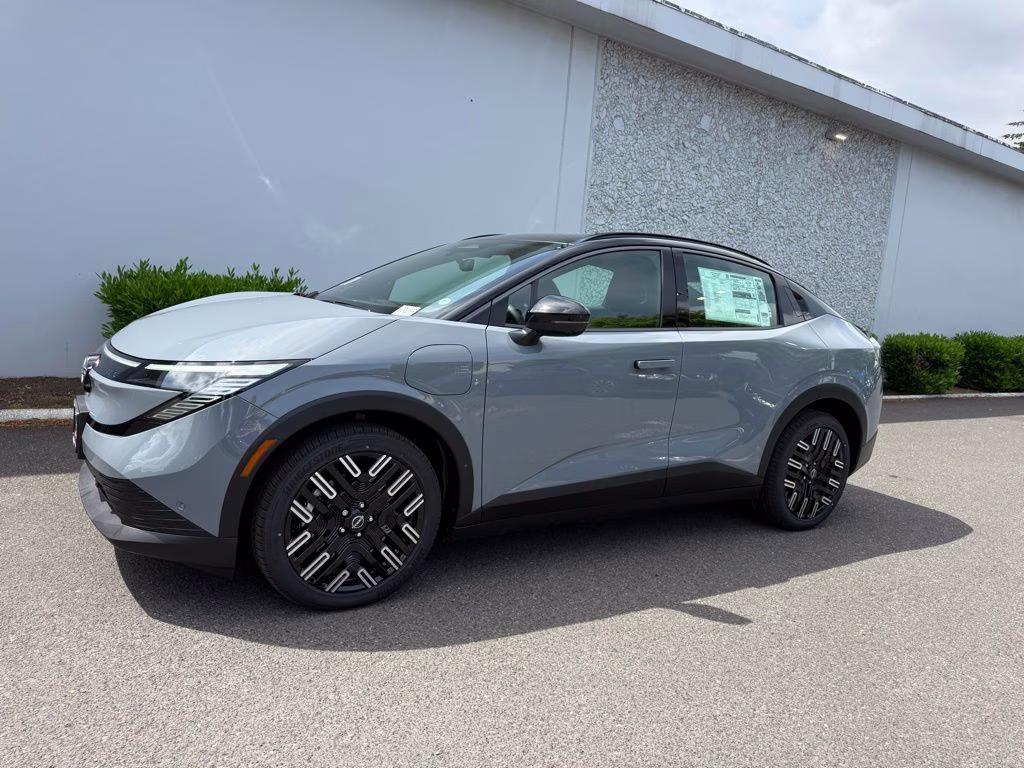 2026 Boulder Gray Pearl/Black Nissan LEAF PLATINUM+ FWD SUV