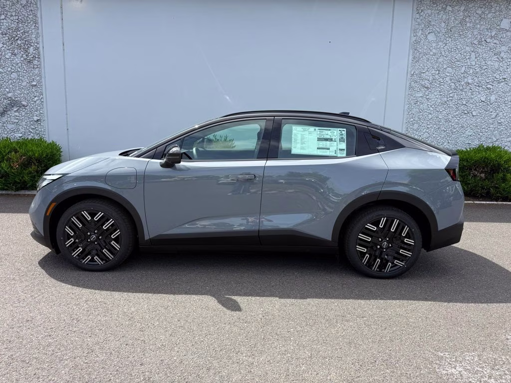 2026 Boulder Gray Pearl/Black Nissan LEAF PLATINUM+ FWD SUV