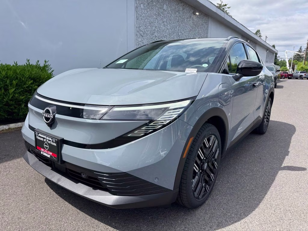 2026 Boulder Gray Pearl/Black Nissan LEAF PLATINUM+ FWD SUV