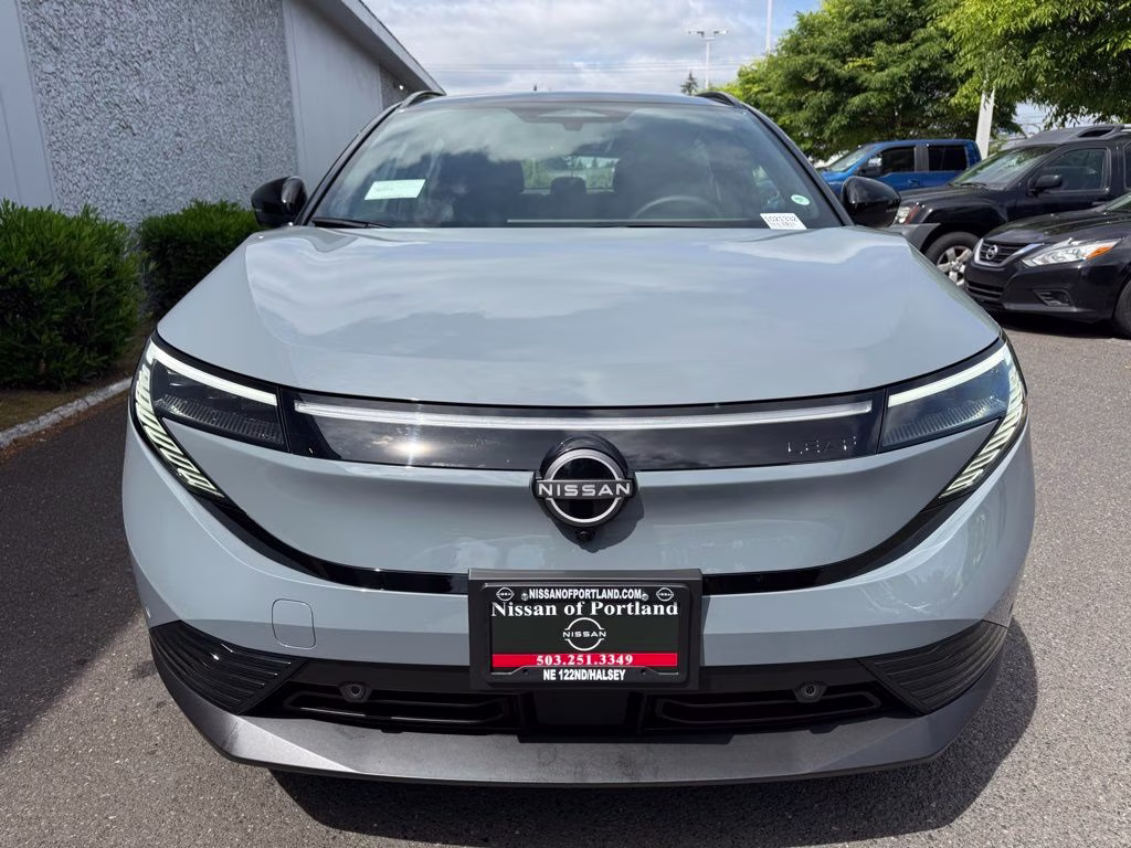 2026 Boulder Gray Pearl/Black Nissan LEAF PLATINUM+ FWD SUV