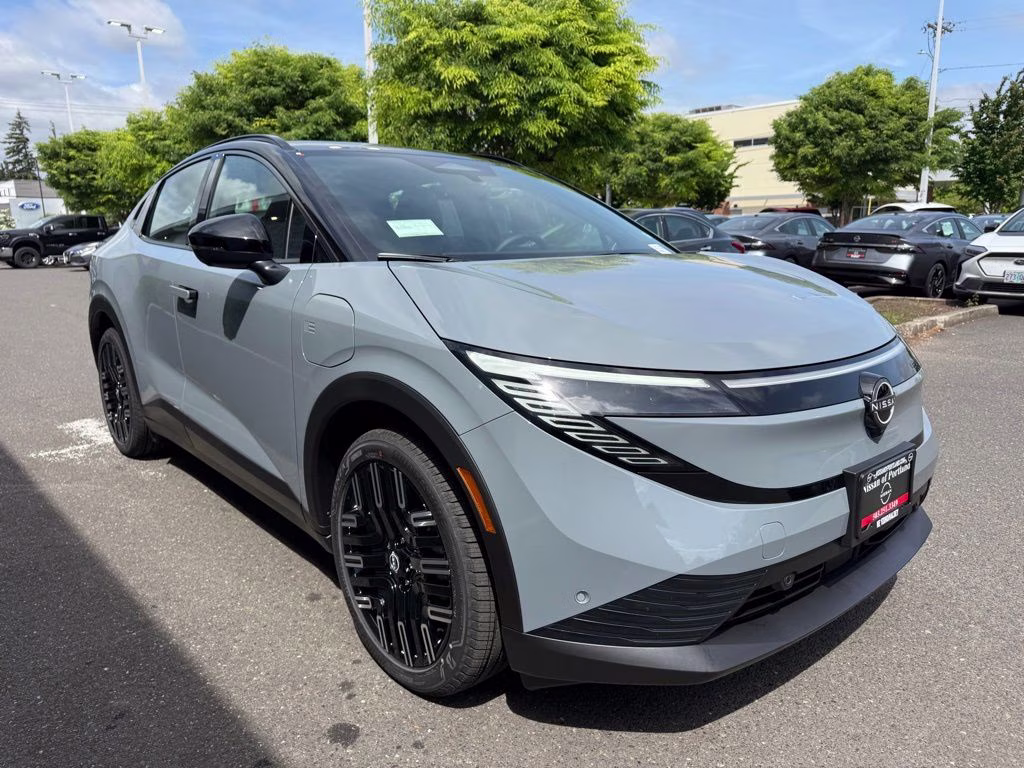 2026 Boulder Gray Pearl/Black Nissan LEAF PLATINUM+ FWD SUV